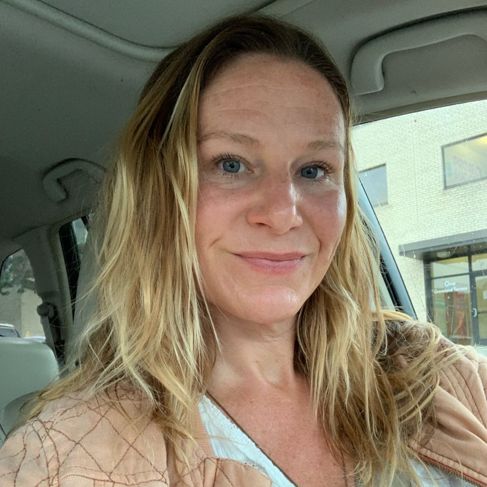 Meet your Posher, Laura